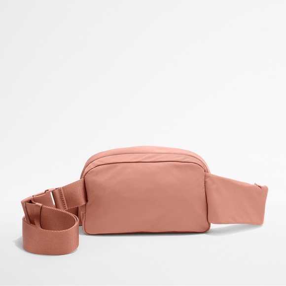 Away Featherlight Sling Bag in Clay Pink | Lightweight, Adjustable, Washable NWT - Picture 3 of 5